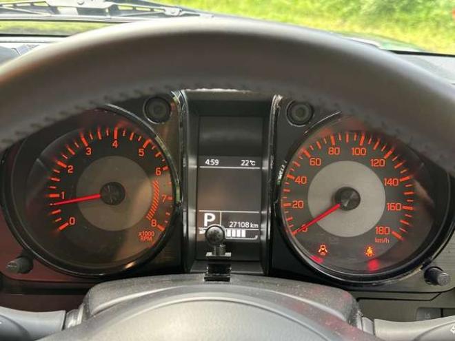 ジムニーシエラ1.5 JC 4WD　パワステ　パワーウィンドウ　社外ナビ　社外アルミ　ABS　キーレス　ワンオーナー　ETC　ドライブレコーダー　リフトアップ　横滑り防止装置　盗難防止装置　シートヒーター 1500