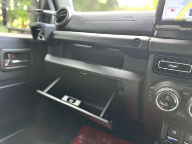 ジムニーシエラ1.5 JC 4WD　パワステ　パワーウィンドウ　社外ナビ　社外アルミ　ABS　キーレス　ワンオーナー　ETC　ドライブレコーダー　リフトアップ　横滑り防止装置　盗難防止装置　シートヒーター 1500