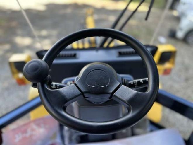 ホイールローダコマツ　WA30-6E0　18h 除雪仕様　純正キャビン　ヒーター　デフロスタ　純正AM/FMラジオ　FRワイパー　LED作業灯　スパイクタイヤ 2WD 1640