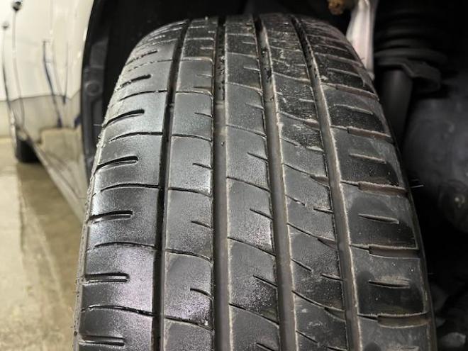 クラウンロイヤルサルーン　ｉ－Ｆｏｕｒ　本州仕入　禁煙車　ＷＡＫＯＳバリアスコーティング済　純正１６インチＡＷ　純正１６ＡＷ＋スタッドレスタイヤ付　純正ナビ（フルセグ地デジ　ＤＶＤ再生　Ｂｌｕｅｔｏｏｔｈ）＋バックカメラ　ＨＩＤヘッドライト　クルーズコントロール　ミラーヒーター　両席パワーシート　ビルトインＥＴＣ 4WD 2500 4Dr