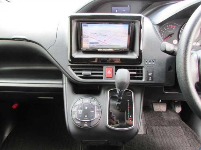 ヴォクシー2.0 X 4WD トヨタセーフティセンス/LEDヘッドライト/両側パワースライドドア/ETC/社外ナビ/フルセグTV/バックカメラ/スマートキー一体式エンジンスターター 2000