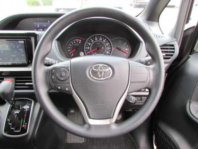 ヴォクシー2.0 X 4WD トヨタセーフティセンス/LEDヘッドライト/両側パワースライドドア/ETC/社外ナビ/フルセグTV/バックカメラ/スマートキー一体式エンジンスターター 2000