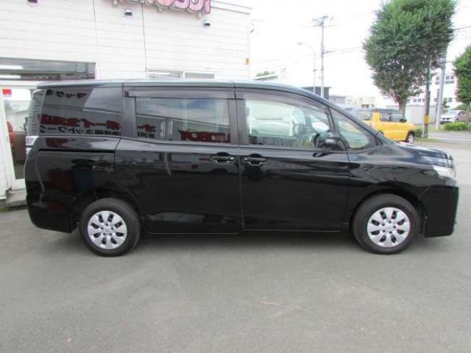 ヴォクシー2.0 X 4WD トヨタセーフティセンス/LEDヘッドライト/両側パワースライドドア/ETC/社外ナビ/フルセグTV/バックカメラ/スマートキー一体式エンジンスターター 2000