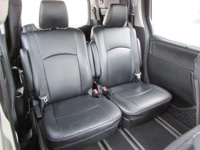 ヴォクシー2.0 X 4WD トヨタセーフティセンス/LEDヘッドライト/両側パワースライドドア/ETC/社外ナビ/フルセグTV/バックカメラ/スマートキー一体式エンジンスターター 2000