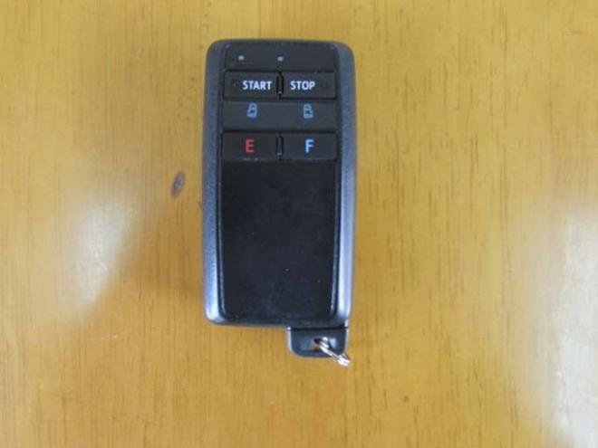 ヴォクシー2.0 X 4WD トヨタセーフティセンス/LEDヘッドライト/両側パワースライドドア/ETC/社外ナビ/フルセグTV/バックカメラ/スマートキー一体式エンジンスターター 2000