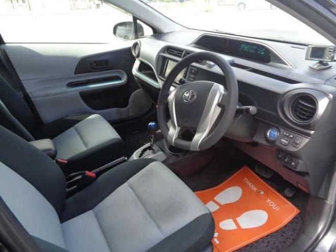 アクア1.5 S　ワンオーナー　スマートキー　純正エンスタ　純正ナビ 2WD 1500