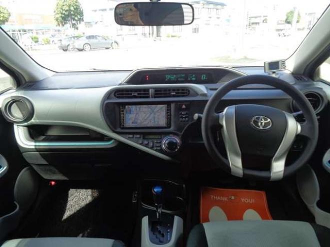 アクア1.5 S　ワンオーナー　スマートキー　純正エンスタ　純正ナビ 2WD 1500