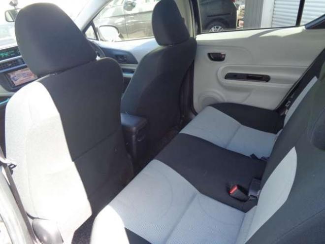 アクア1.5 S　ワンオーナー　スマートキー　純正エンスタ　純正ナビ 2WD 1500