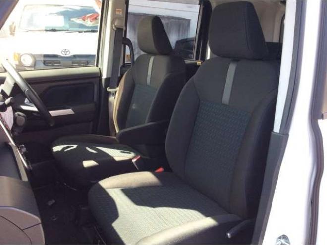 ルーミー1.0 カスタム G 4WD　両側パワスラ　プッシュスタート　スマキー　LEDヘッドライト&フォグ　クルーズコントロール　横滑り防止　衝突被害軽減システム　アイドリングストップ　バックカメラ　トヨタ純正ナビ　フルセグTV 1000