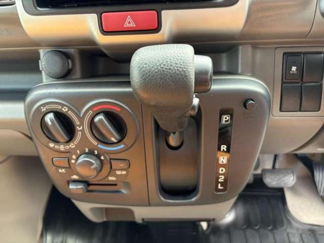 エブリィジョイン ターボ ハイルーフ 4WD　革調シートカバー　Body Lineベッドキッド　デイトナ15インチAW　キーレス　バックカメラ　Panasonicメモリナビ　Bluetooth　FM/AM　横滑り防止　衝突被害軽減システム　フォグランプ 660