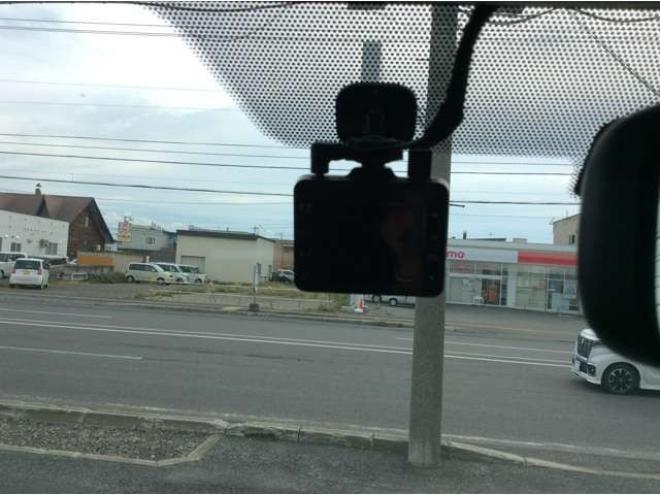 ハイエース2.7 グランドキャビン 4WD　片側パワースライドドア　前後ドライブレコーダー　リアヒーター&クーラー　キーレス　横滑り防止　純正ナビ　ワンセグTV　Bluetooth　CD　FM/AM　ETC　15インチAW　電動格納ミラー　バックカメラ 2700