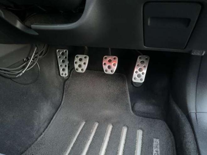 インプレッサハッチバックSTI 2.0 WRX 4WD Defi3連メーター(ブースト計・油温計・油圧計) ETC 運転席パワーシート プッシュスタート 2000