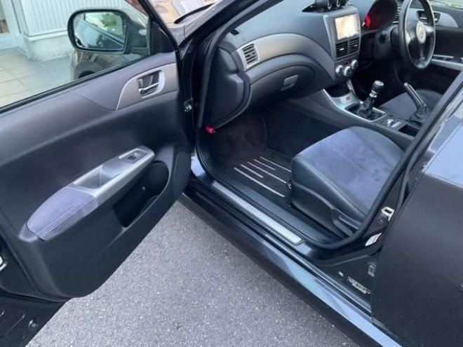 インプレッサハッチバックSTI 2.0 WRX 4WD Defi3連メーター(ブースト計・油温計・油圧計) ETC 運転席パワーシート プッシュスタート 2000