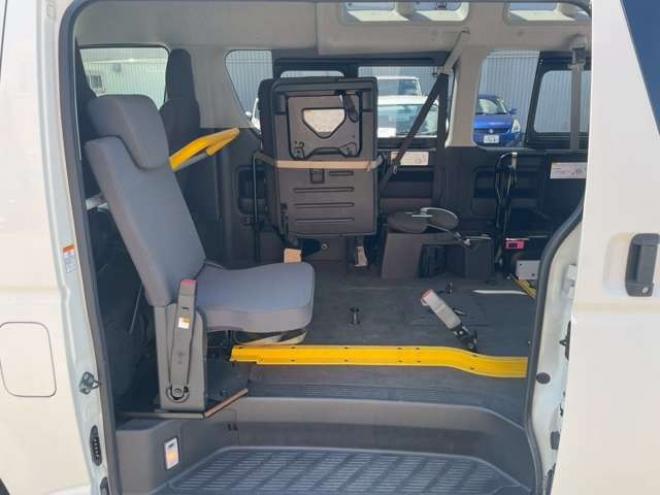 ハイエースバン2.8 ウェルキャブ ASタイプ ロング ディーゼルターボ 4WD　 福祉車両 2800