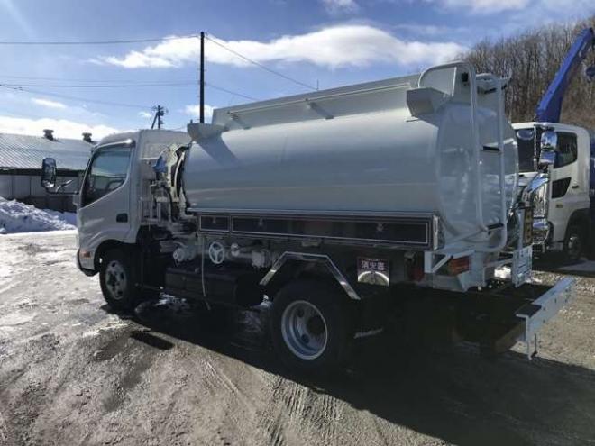 デュトロタンクローリー　2DG-XZU685M 新明和工業　 4WD 4000