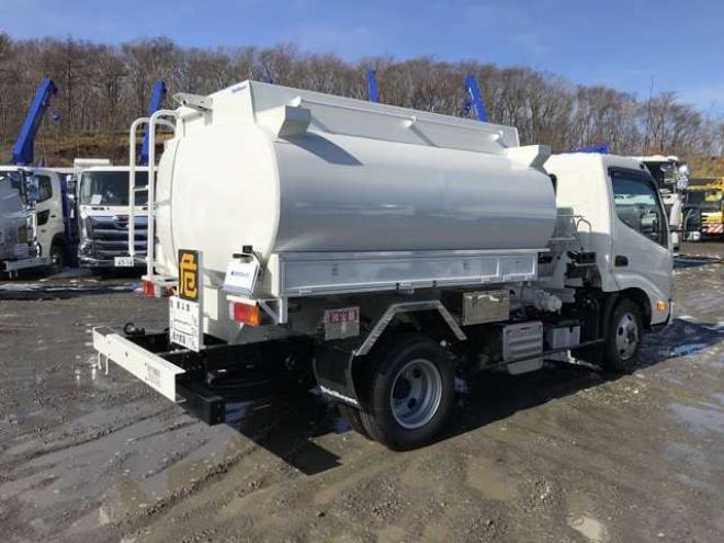 デュトロタンクローリー 2DG-XZU685M 新明和工業　 4WD 4000