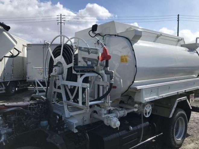 デュトロタンクローリー　2DG-XZU685M 新明和工業　 4WD 4000