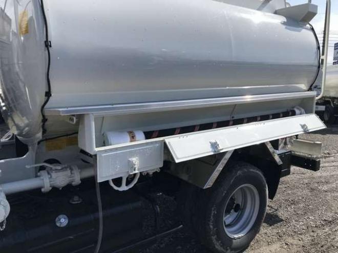 デュトロタンクローリー　2DG-XZU685M 新明和工業　 4WD 4000