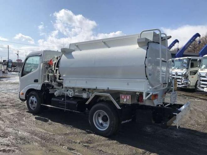 デュトロタンクローリー　2DG-XZU685M 新明和工業　 4WD 4000