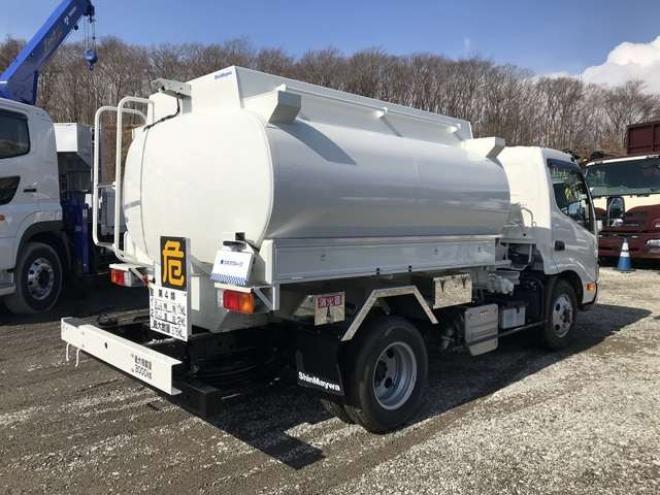 デュトロタンクローリー　2DG-XZU685M 新明和工業　 4WD 4000