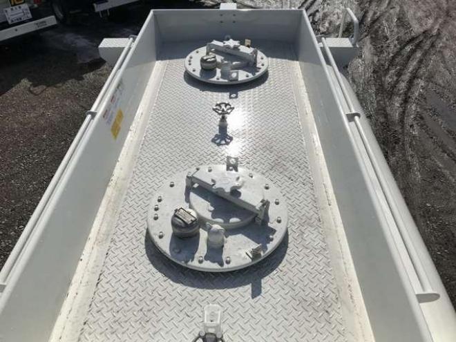 デュトロタンクローリー　2DG-XZU685M 新明和工業　 4WD 4000