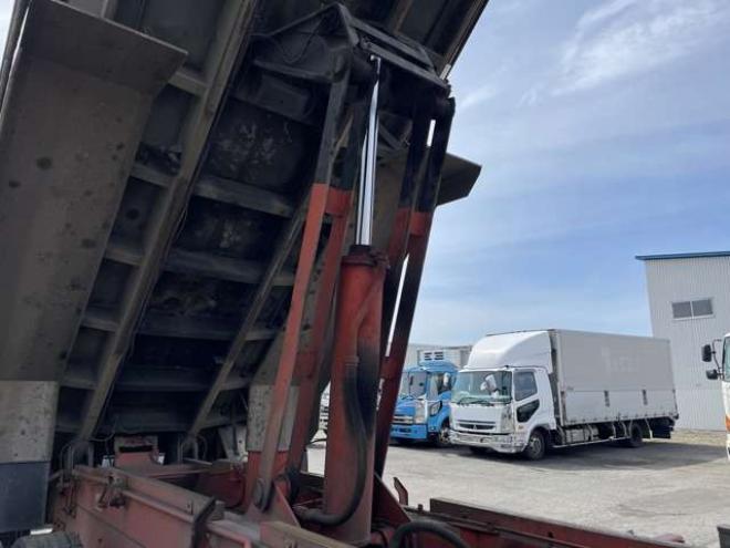 ギガ深ダンプ　LKG-CYZ77AM 新明和工業　 2WD 9830