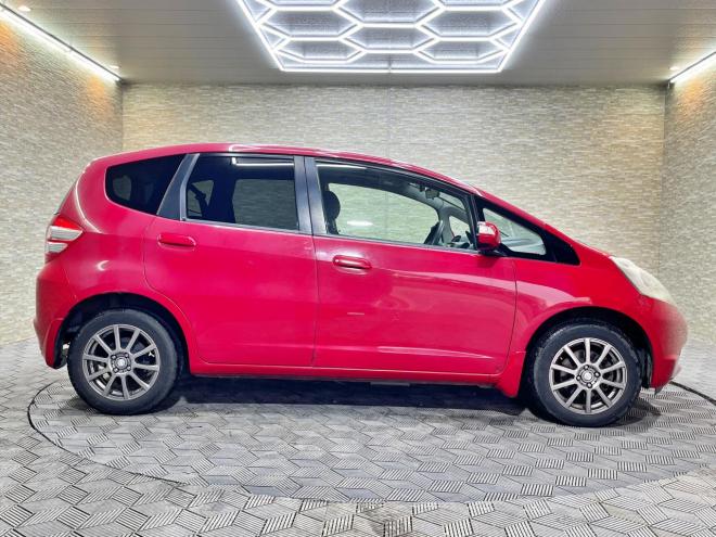 フィット1.3L 4WD 5年保証 サンルーフ ナビTV Bカメ ドラレコ ETC 寒冷地仕様 禁煙