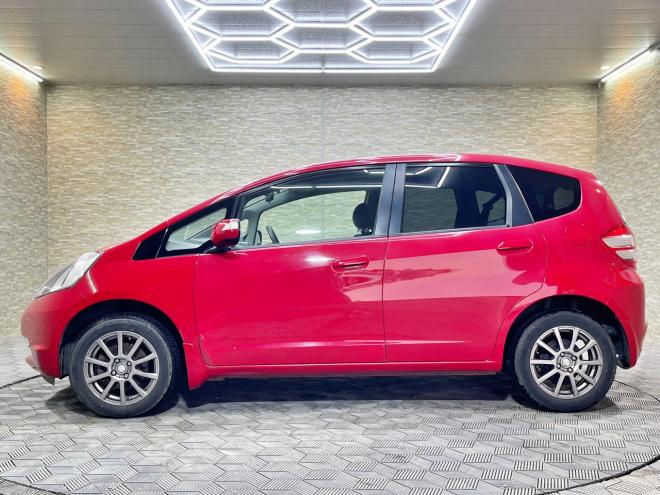 フィット1.3L 4WD 5年保証 サンルーフ ナビTV Bカメ ドラレコ ETC 寒冷地仕様 禁煙