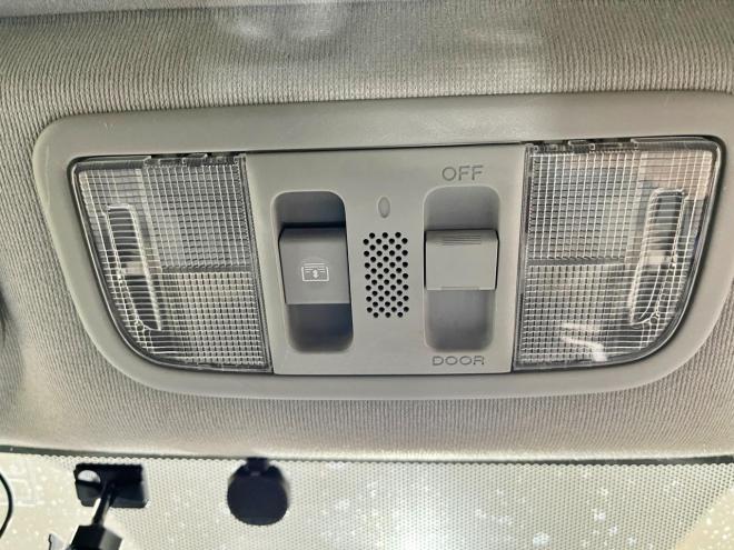 フィット1.3L 4WD 5年保証 サンルーフ ナビTV Bカメ ドラレコ ETC 寒冷地仕様 禁煙