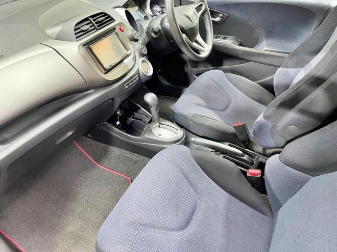 フィット1.3L 4WD 5年保証 サンルーフ ナビTV Bカメ ドラレコ ETC 寒冷地仕様 禁煙