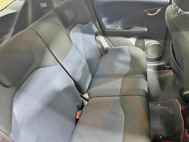 フィット1.3L 4WD 5年保証 サンルーフ ナビTV Bカメ ドラレコ ETC 寒冷地仕様 禁煙