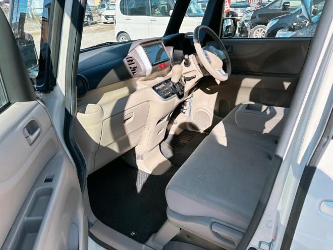 N-BOX660 G Lパッケージ 4WD　ローンが不安な方＜優遇ローン＞本州仕入　社外ナビ　バックカメラ　片側パワースライド　フルセグTV