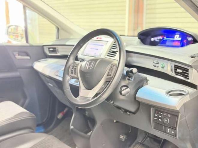 フリードハイブリッド1.5 ジャストセレクション　下廻防錆ナビBカメETCエンスタ 2WD 1500