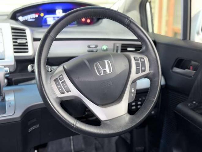 フリードハイブリッド1.5 ジャストセレクション　下廻防錆ナビBカメETCエンスタ 2WD 1500