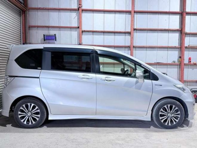 フリードハイブリッド1.5 ジャストセレクション　下廻防錆ナビBカメETCエンスタ 2WD 1500