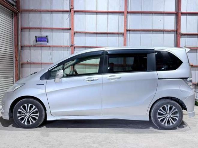 フリードハイブリッド1.5 ジャストセレクション　下廻防錆ナビBカメETCエンスタ 2WD 1500