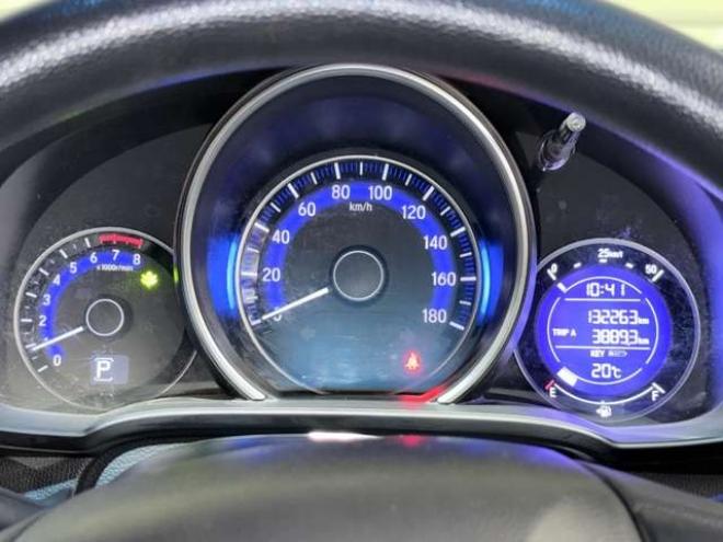 フィット1.3 13G Sパッケージ 4WD　下廻防錆キーレスナビ 1300