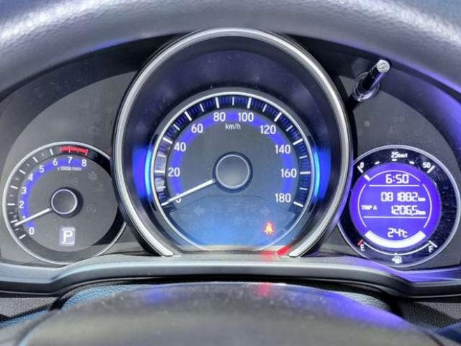 フィット1.3 13G Fパッケージ 4WD　下廻防錆TVナビETC 1300