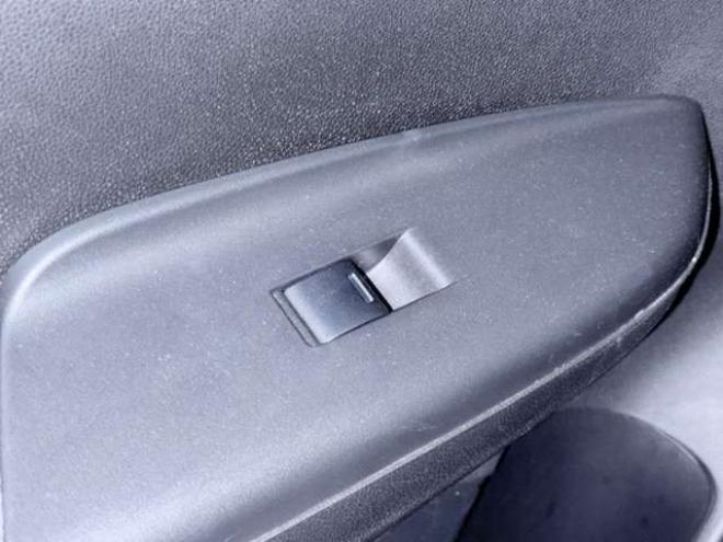 フィット1.3 13G Fパッケージ 4WD　下廻防錆TVナビETC 1300