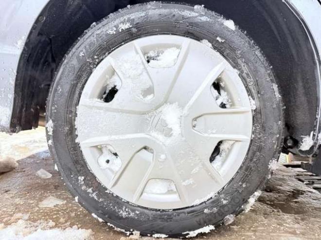 フィットシャトルハイブリッド1.3　下廻防錆キーレスTVナビETC 2WD 1300