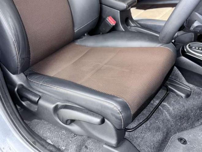 フィットシャトルハイブリッド1.3　下廻防錆キーレスTVナビETC 2WD 1300