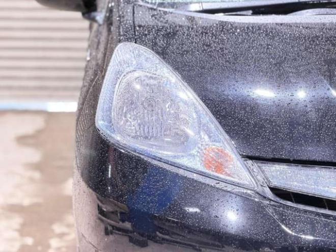 フィットシャトルハイブリッド1.3　下廻防錆TVナビBカメETC夏冬タイヤ 2WD 1300