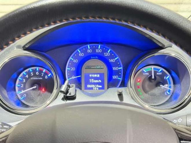 フィットシャトルハイブリッド1.3　下廻防錆TVナビBカメETC夏冬タイヤ 2WD 1300