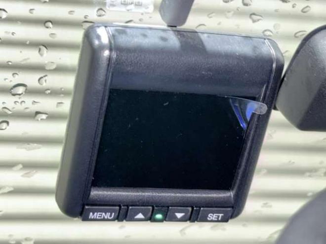 フィットシャトルハイブリッド1.3　下廻防錆TVナビBカメETC夏冬タイヤ 2WD 1300