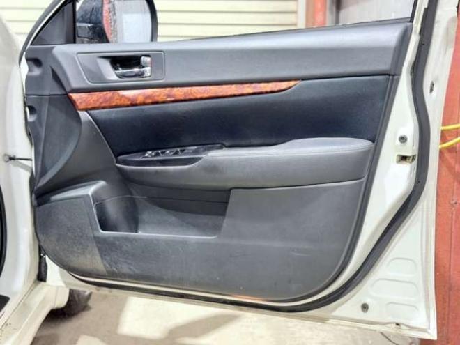 レガシィワゴン2.5 i Lパッケージ 4WD　下廻防錆TVナビBカメETC 2500