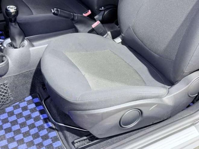 ミニワン　下廻防錆6速MTキーレスETC 正規輸入車 2WD 1600