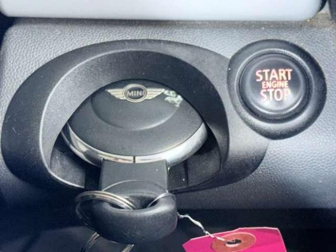 ミニワン　下廻防錆6速MTキーレスETC 正規輸入車 2WD 1600