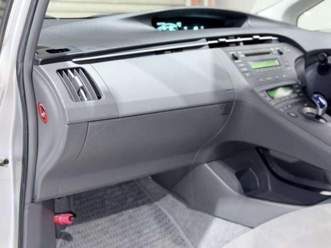 プリウス1.8 S　下廻防錆キーレスCD夏冬タイヤ 2WD 1800