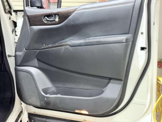 エルグランド2.5 250ハイウェイスター アーバンクロム 4WD　下廻防錆TVナビBカメETC後席モニタ 2500