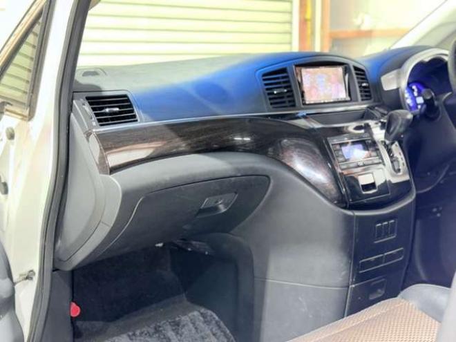 エルグランド2.5 250ハイウェイスター アーバンクロム 4WD　下廻防錆TVナビBカメETC後席モニタ 2500